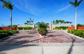 El Banco Entrance